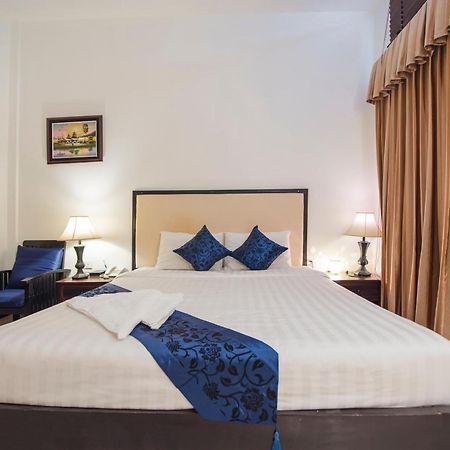 Homesyn Hotel Phnom Penh Bagian luar foto