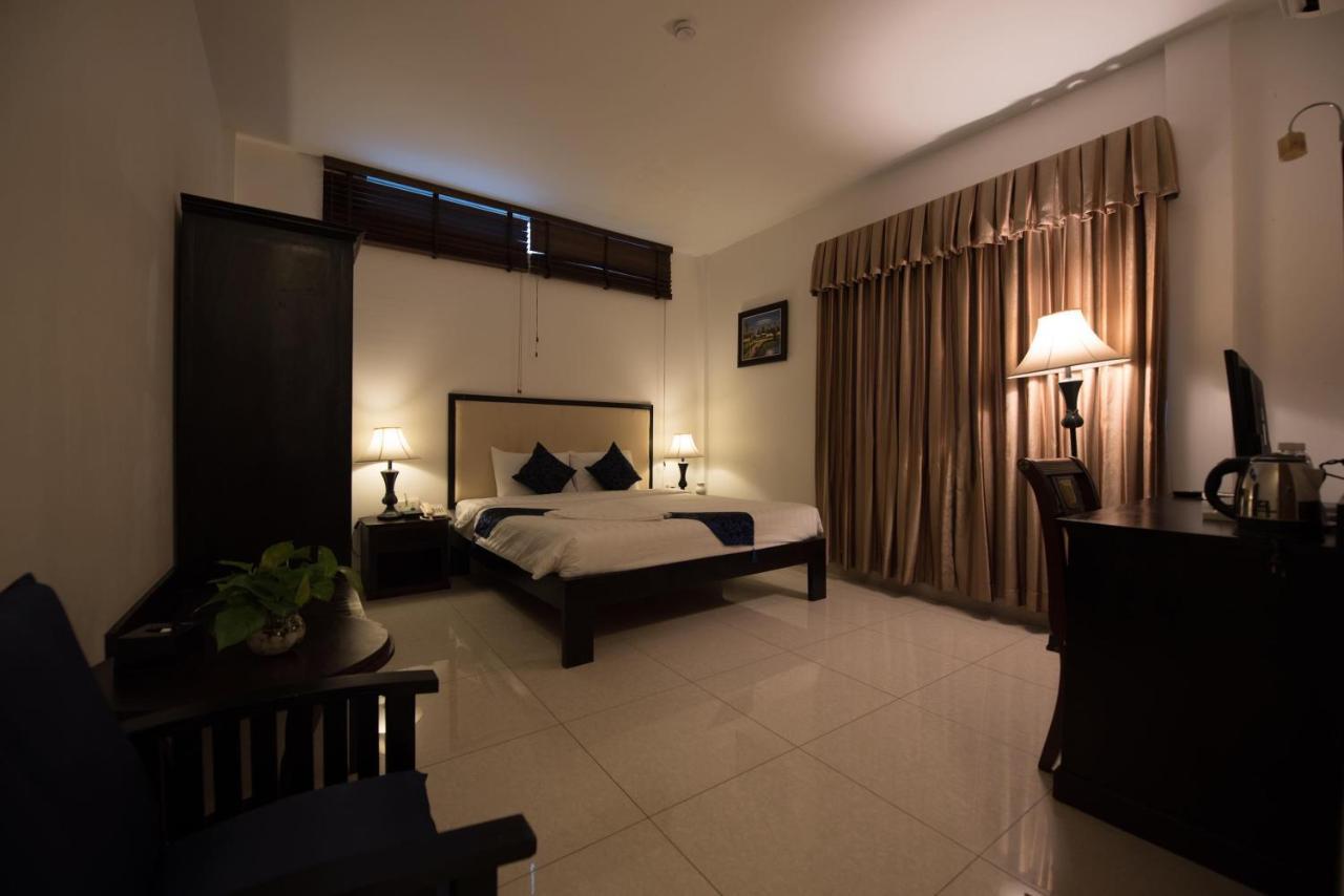 Homesyn Hotel Phnom Penh Bagian luar foto