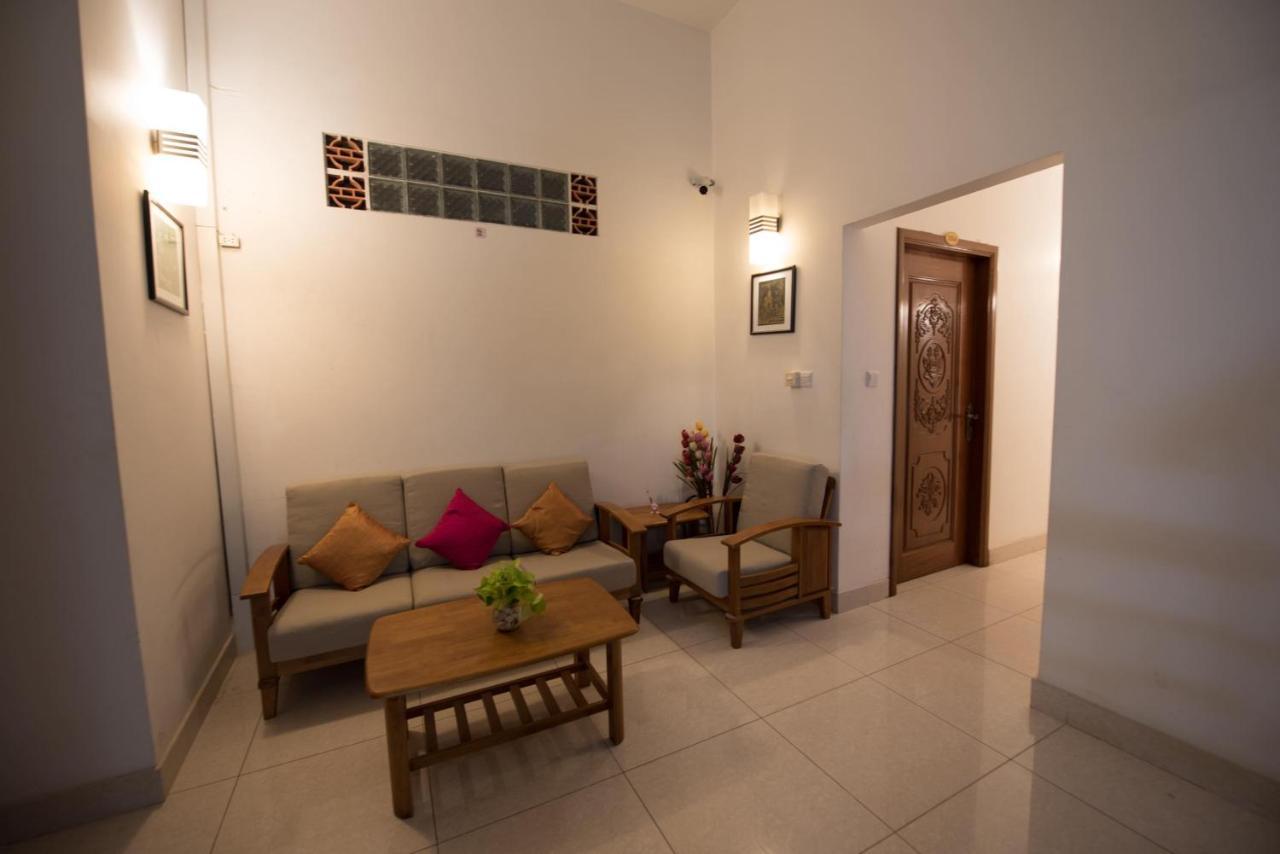 Homesyn Hotel Phnom Penh Bagian luar foto
