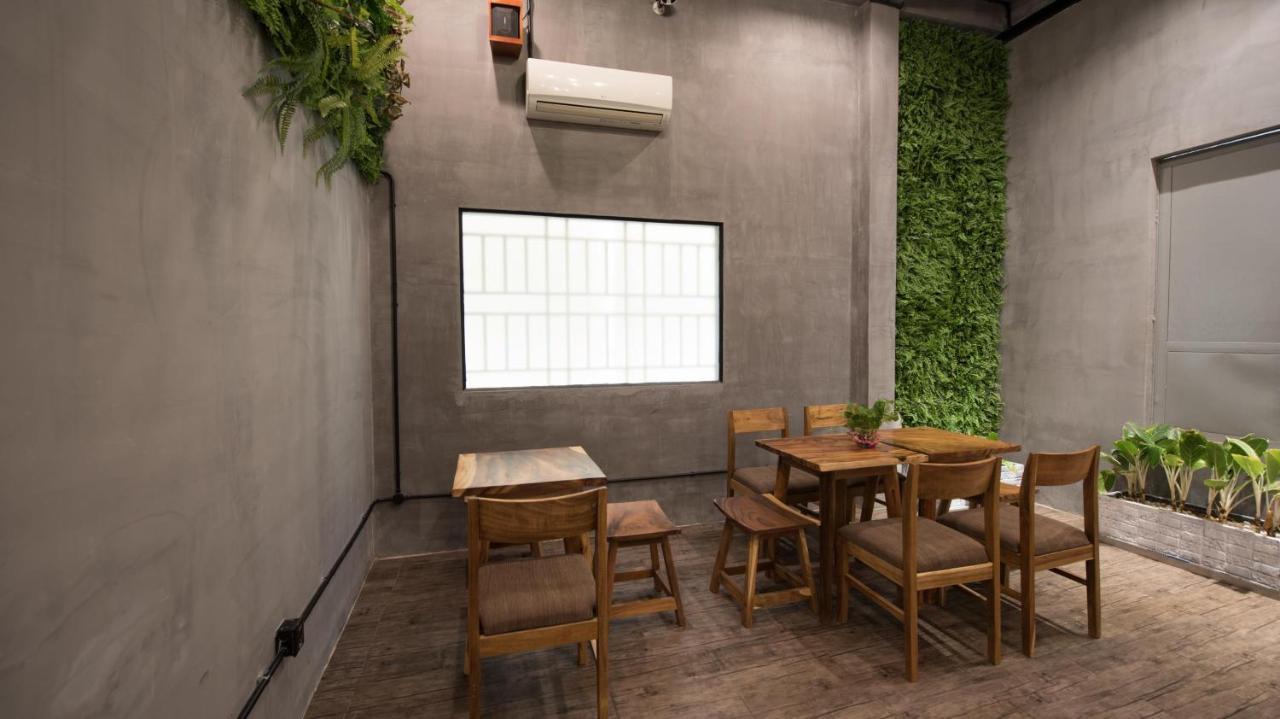 Homesyn Hotel Phnom Penh Bagian luar foto