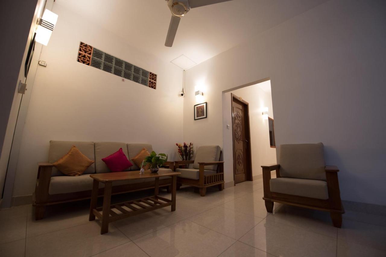 Homesyn Hotel Phnom Penh Bagian luar foto