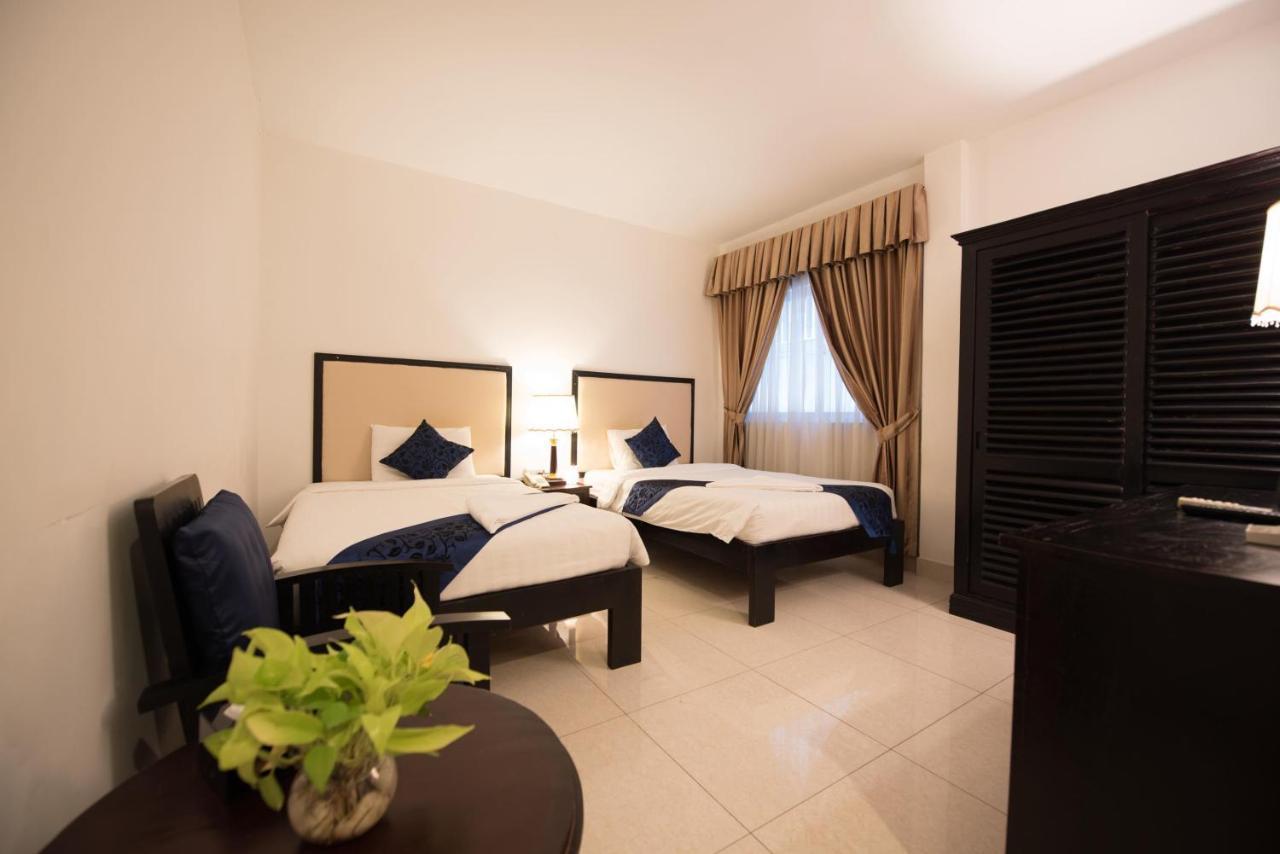 Homesyn Hotel Phnom Penh Bagian luar foto