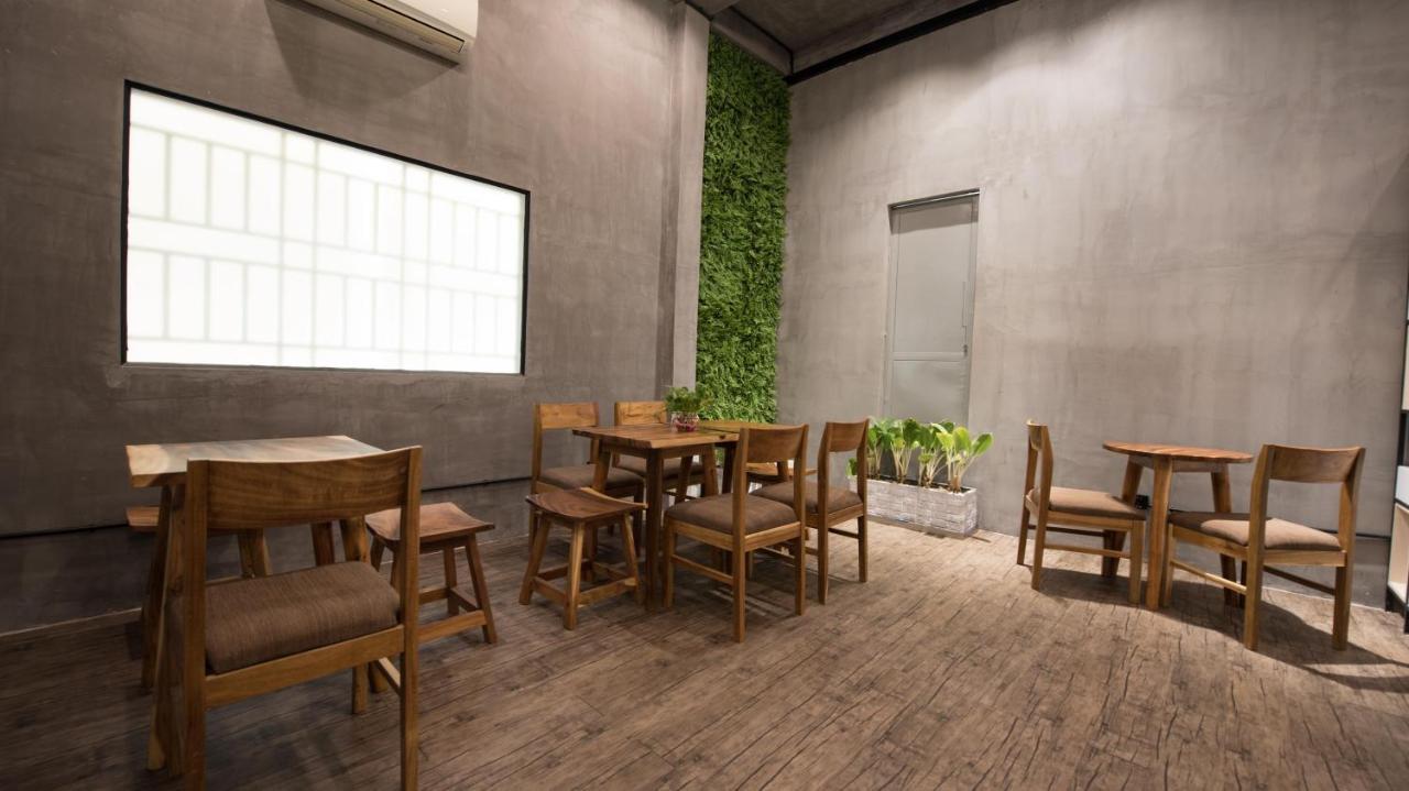 Homesyn Hotel Phnom Penh Bagian luar foto