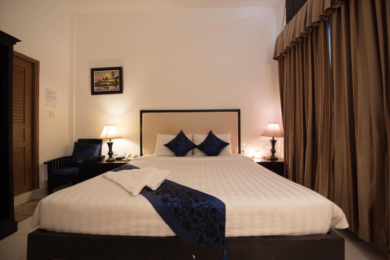 Homesyn Hotel Phnom Penh Bagian luar foto
