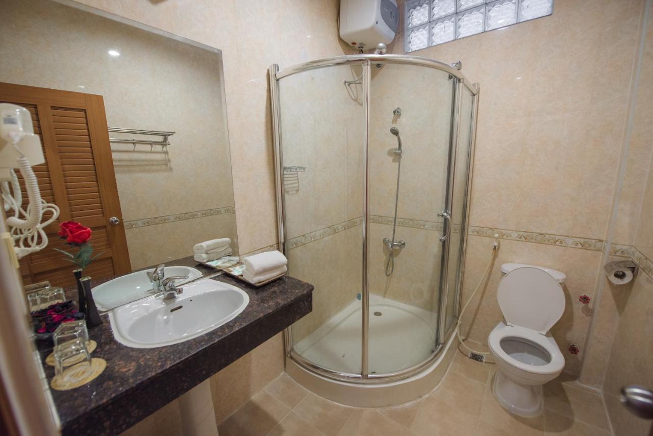 Homesyn Hotel Phnom Penh Bagian luar foto